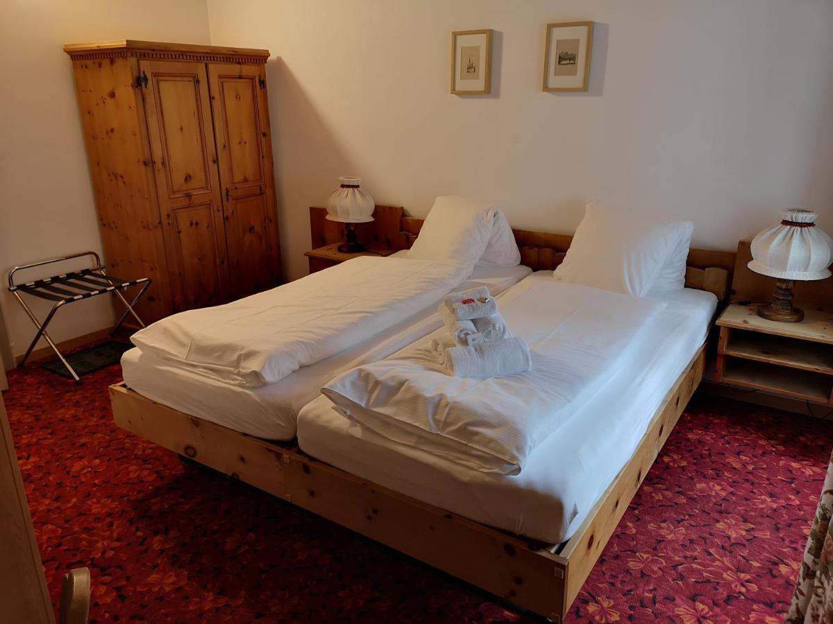 Historisches Hotel Piz Ela 贝尔京 外观 照片