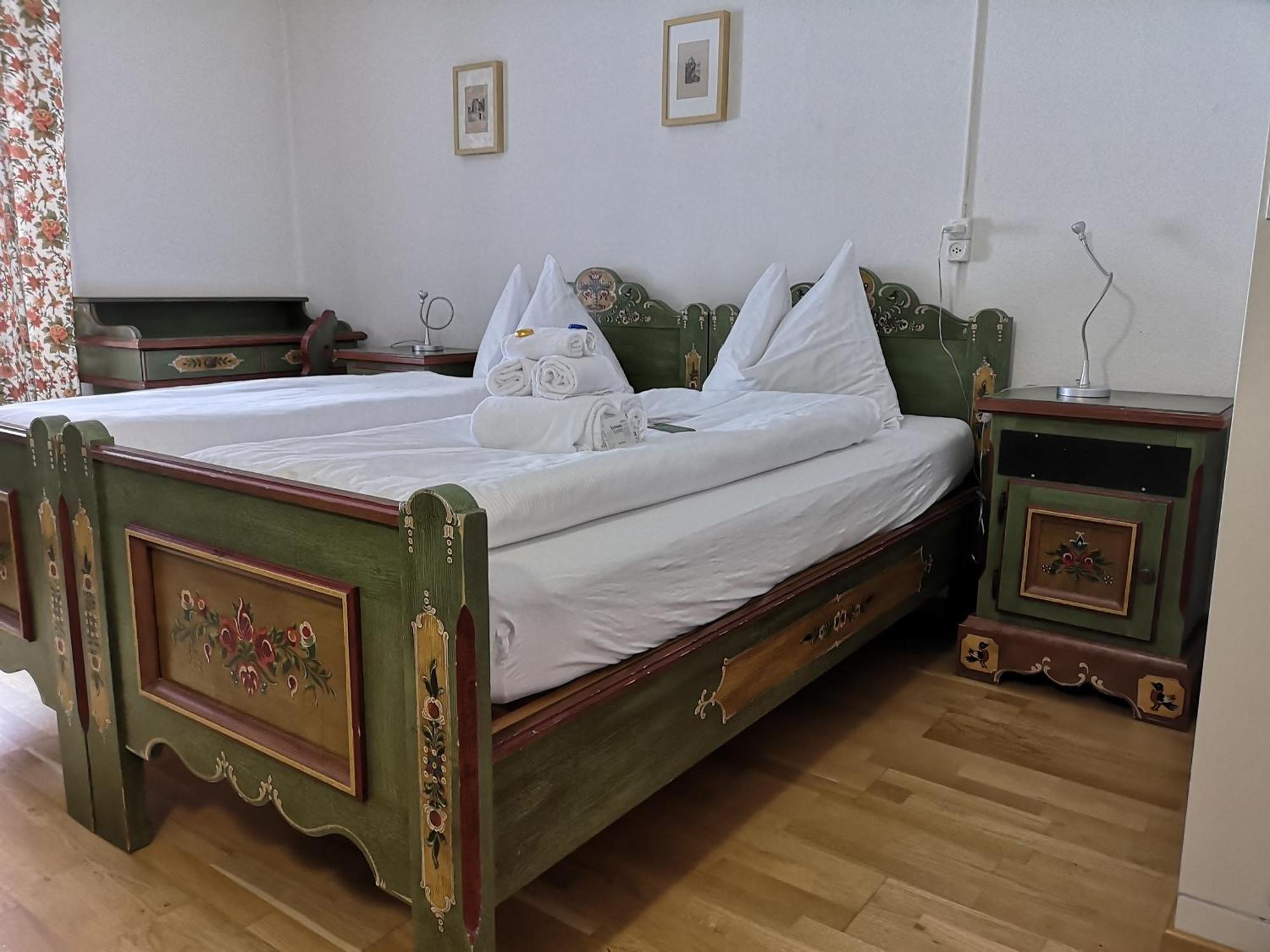 Historisches Hotel Piz Ela 贝尔京 外观 照片